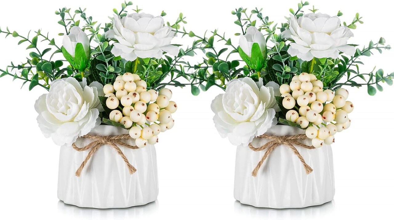 Table Decor Artificial Flowers Vase Small Fake Flower White Arrangement 2pcs Floral Arrangement for Tables centerpieces Kitchen Dining Room Decorations Faux Flower in Vase Silk Roses